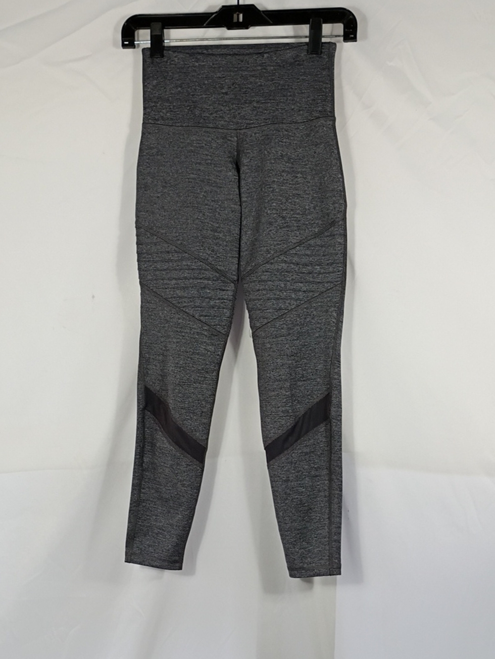 EUC Old Navy Active Grey Athletic Leggings Size XS Petite Workout Athleisure